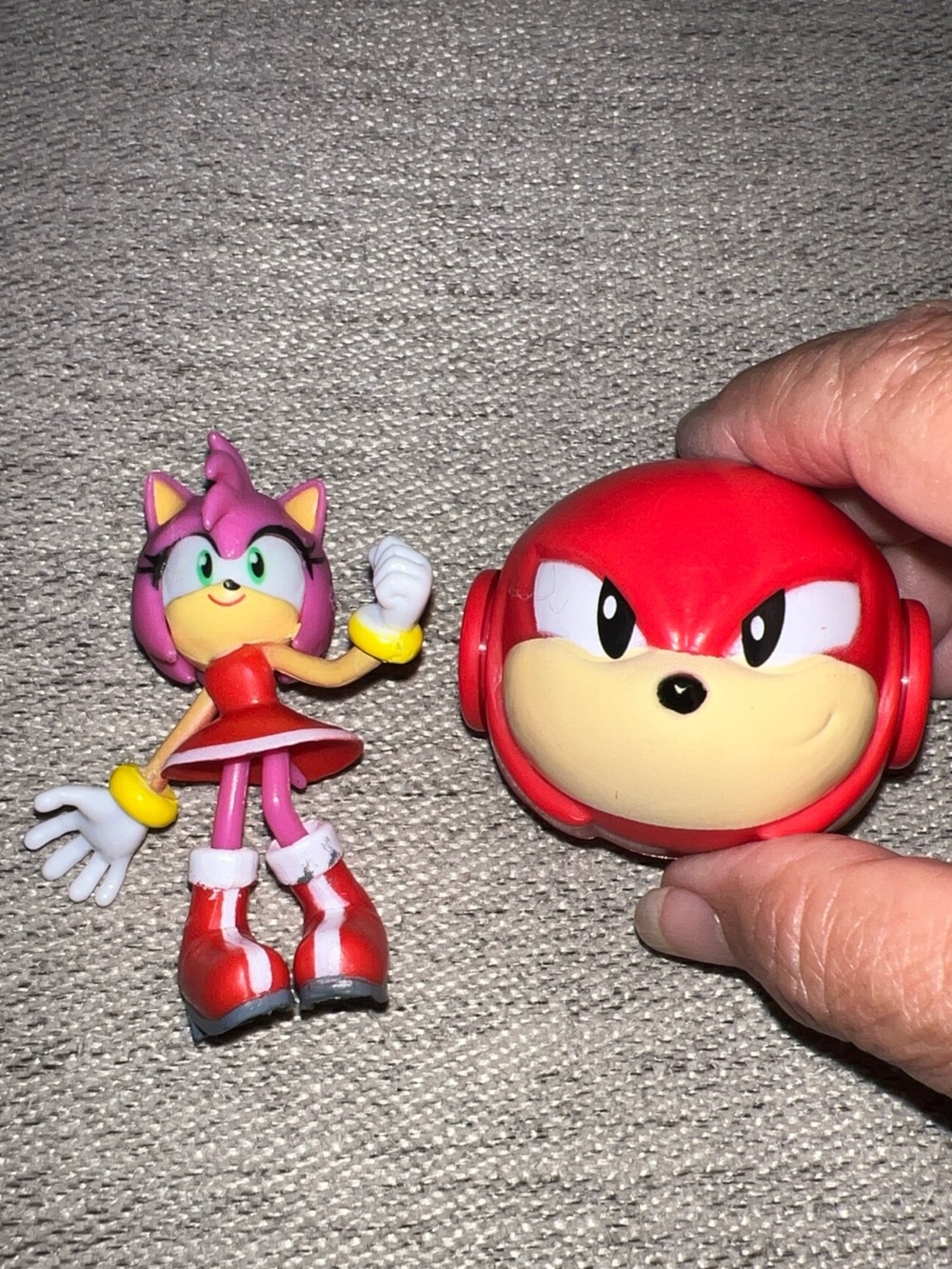Amy Rose Action Figure Resaurus & Knuckles Fidget Spinner Collectible